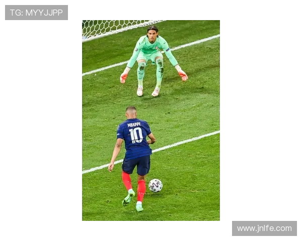 天秀!内马尔连过4人+脚后跟妙传 姆巴佩错失单刀